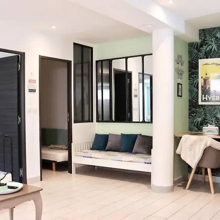 Appartement De 45 M2 En Rez-De-Villa Avec Jardin Hyeres Exterior photo